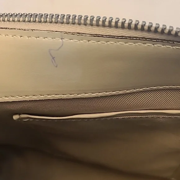 Alberta di Canio Italian genuine leather shoulder bag. - Picture 8 of 16